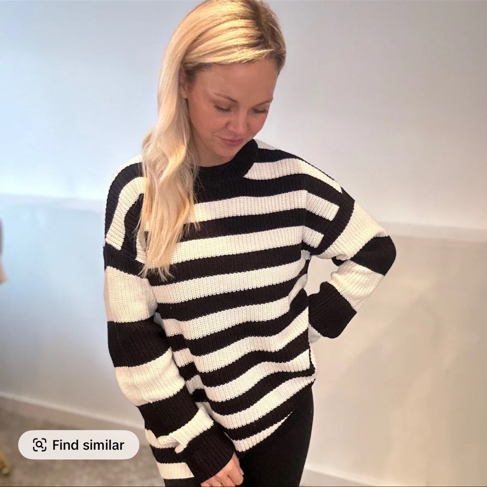 Striped Black and White Women's Sweater